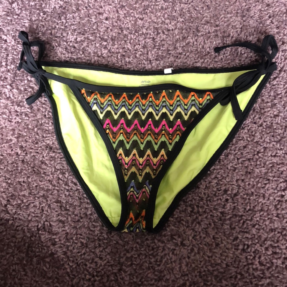 Crochet bikini bottoms